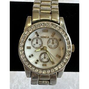 Geneva womens watch Silver Tone White Bezel With‎ Crystal Bling NEEDS BATTERY
